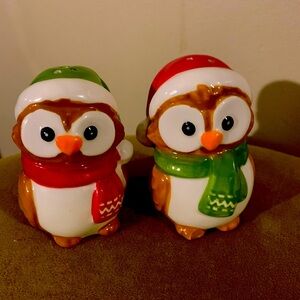 Holiday Owl salt and pepper shaker set. No chips or cracks